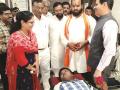 ४७ अंश सेल्सिअस तापमानात श्रीराम सेनेच्या कार्यकर्त्यांचे रक्तदान - Marathi News | Blood donation of Shriram Sena workers in 47 degree Celsius | Latest akola News at Lokmat.com