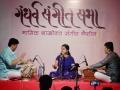 श्रुती बुजरबरूवा यांच्या गायनाने रसिक मंत्रमुग्ध ! - Marathi News | Shruti Bujarbaruwa sings amusingly mesmerizing! | Latest sindhudurga News at Lokmat.com