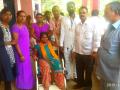मुंढेगाव येथे बहुदिव्यांग मुलीने बजावला मतदानाचा हक्क - Marathi News | Mundegaon, a multi-girl girl has voted the right to vote | Latest nashik News at Lokmat.com