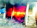 गॅस सिलिंडर स्फोटाने घर जळून खाक - Marathi News | Gas Cylinder blast burned home | Latest gondia News at Lokmat.com
