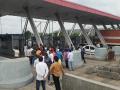 रस्त्याच्या दुरवस्थामुळे खुला केला टोल नाका - Marathi News | Road toll closed due to road mishap | Latest nashik News at Lokmat.com