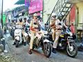 दोन समाजामध्ये किरकोळ कारणावरून झालेला तणाव भद्रकालीत पोलिसांची दंगल नियंत्रणाची रंगीत तालीम - Marathi News | The stress caused by the minor cause of the two communities is the colorful training of the policeman's control in Bhadrakali. | Latest nashik News at Lokmat.com