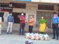 रुंग्टा शाळेकडून गरजू विद्यार्थ्यांना धान्य - Marathi News |  Grain to needy students from Rungta School | Latest nashik News at Lokmat.com