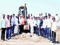 लोकसहभागातून गाळ काढण्याचा शुभारंभ - Marathi News | Launch of mud removal from people's participation | Latest nashik News at Lokmat.com