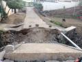 यवतमाळात तुटलेल्या पुलामुळे दोन किलोमीटरचा फेरा - Marathi News | A two-kilometer detour due to a broken bridge in Yavatmal | Latest yavatmal News at Lokmat.com