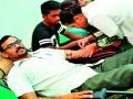 रक्तदानाच्या माध्यमातून ते करतात जीवनदानाचे कार्य ! - Marathi News | Life donation through blood donation! | Latest chandrapur News at Lokmat.com