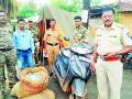 २१ हजाराच्या दारुसह मोटारसायकल जप्त - Marathi News | Motorbike seized with 21 thousand liquor | Latest gondia News at Lokmat.com