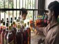 कमी दिवसांत जास्त दारू विकणाऱ्यांवर नजर - Marathi News | Look at those who sell more liquor in lesser days | Latest beed News at Lokmat.com