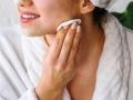 Skin Care Tips : स्वयंपाकघरातली १ गोष्ट, चेहऱ्यावर आणते चमक; त्वचा नितळ.. करुन पाहा घरगुती उपाय - Marathi News | | Latest sakhi News at Lokmat.com