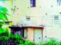 जीर्ण इमारती बनल्या धोकादायक - Marathi News | Dilapidated buildings become dangerous | Latest gondia News at Lokmat.com