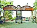 देवळा, येवल्यात पैसे अदा : मनमाडला संचालकांची तयारी दोन बाजार समित्यांवर टांगती तलवार कायम - Marathi News | Pay for money in Devla, Yeola: Manmad ready for directors hangs on two market committees | Latest nashik News at Lokmat.com