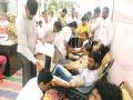 आरक्षणासाठी रक्तदान आंदोलन : १०० जणांचा सहभाग - Marathi News | Blood donation movement for reservation: 100 participants | Latest ahilyanagar News at Lokmat.com