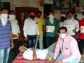 गुढे येथे ५१ तरुणांनी केले रक्तदान - Marathi News | At Gudhi, 4 youths donated blood | Latest jalgaon News at Lokmat.com