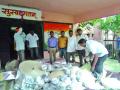 मंगरूळपिरात गृहोद्योग समुहाकडून दोन लाखांचे प्लास्टिक जप्त - Marathi News | Two lakh plastics seized from in Mangarulpar | Latest vashim News at Lokmat.com