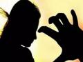 सोलापुरात वाईट हेतूनं अल्पवयीन मुलीचा हात पकडून मारहाण - Marathi News | minor girl was beaten with bad intentions In Solapur | Latest solapur News at Lokmat.com