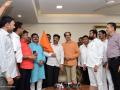 आमदार विलास तरे शिवसेनेत, 'मातोश्री'वर जाऊन शिवबंधन बांधले  - Marathi News | MLA Vilas Tare joined Shiv Sena, went to 'Matoshree' and built Shivbandhan | Latest mumbai News at Lokmat.com