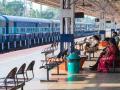 स्टेशनवरच आधार, पॅन कार्ड, मोबाइल रिचार्ज, वीजबिल भरणा, तिकीटासह विमाही काढता येणार - Marathi News | Aadhaar, PAN card, mobile recharge, electricity bill payment, insurance, ticket on Railway station | Latest business News at Lokmat.com