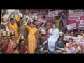 पाण्यासाठी महिलांचे केडीएमसीच्या विरोधात हंडा कळशी उपोषण - Marathi News | Handa Kalshi hunger strike of women against KDMC for water | Latest kalyan-dombivli News at Lokmat.com