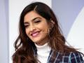 ऐकलं का? सोनम कपूर ‘मुन्नाभाई 3’ करणार पण या एका अटीवर!! - Marathi News | sonam kapoor will work on munna bhai 3 but has this one condition | Latest filmy News at Lokmat.com