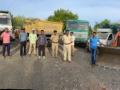 तापी नदीतून वाळू चोरणारे ७ डंपर पकडले - Marathi News | 7 dumpers caught stealing sand from Tapi river | Latest jalgaon News at Lokmat.com