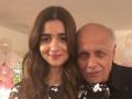 Happy Birthday Alia Bhatt: रात्री १२ च्या ठोक्याला अशी रंगली आलिया भटची बर्थ डे पार्टी! पाहा, फोटो!! - Marathi News | Happy Birthday Alia Bhatt: alia bhatt celebrates her 26th birthday with family and friends | Latest filmy News at Lokmat.com