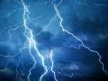वीज पडून ५५ वर्षीय महिलेचा मृत्यू - Marathi News | 55-year-old woman dies in lightning strike | Latest akola News at Lokmat.com