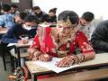 'आईनं शिक्षणासाठी रक्त आटवलं , मी तर फक्त..' लग्न लागण्यापूर्वी परीक्षेला गेलेल्या नवरीची गोष्ट - Marathi News | The story of the bride who went to the exam before getting married | Latest sakhi News at Lokmat.com