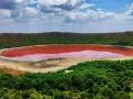 क्षारांच्या विघटनातून लोणार सरोवरातील पाण्याचा रंग बदलला! - Marathi News | The color of the water in Lonar lake changed due to the decomposition of salts! | Latest buldhana News at Lokmat.com