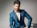 शाहिद कपूरने खरेदी केले मुंबईत नवे घर, किंमत ऐकून बसेल धक्का - Marathi News | Shahid Kapoor bought a new home in Mumbai | Latest filmy News at Lokmat.com