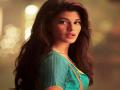 जॅकलिनने या व्यक्तीला गिफ्ट केली महागडी कार  - Marathi News | Jacqueline Fernandez gifts an expensive car to her make up artist on his birthday | Latest filmy News at Lokmat.com