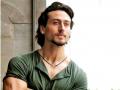 OMG!  टायगर श्रॉफला हिरोईन मिळेना!! - Marathi News | no female lead finalized yet for tiger shroffs film baaghi 3 | Latest filmy News at Lokmat.com