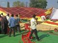 अन् सोलापुरातील पोलिसांवर मंडप कोसळला; पुढे काय झाले ते पहा...! - Marathi News | And the tent collapsed on the police in Solapur | Latest solapur News at Lokmat.com