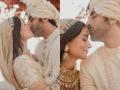 Ranbir Kapoor-Alia Bhatt Wedding : लग्न होताच रणबीरनं आलियाला केलं Kiss, सामोर आला पहिला Photo - Marathi News | Ranbir Kapoor-Alia Bhatt Wedding inside photo viral | Latest filmy News at Lokmat.com