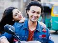 सलमानचा मेहुणा जोरात! ‘लवरात्रि’चा ट्रेलर रिलीज!! - Marathi News | Loveratri trailer release aayush sharma warina hussain film | Latest filmy News at Lokmat.com