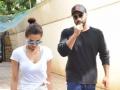 क्लिनिकबाहेर दिसले अर्जुन-मलायका, फोटो व्हायरल - Marathi News | Malaika Arora, Arjun Kapoor snapped together outside a clinic in Mumbai | Latest filmy News at Lokmat.com