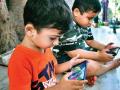मोबाईल वापरामुळे मुलांवरील तणाव वाढला; पालकांसमोर नवी समस्या - Marathi News | Mobile use increased stress on children; New problems for parents | Latest yavatmal News at Lokmat.com