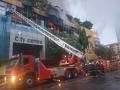 Mall Fire: सिटी सेंटर मॉलला भीषण आग, ५०० लोकांची सुखरुप सुटका; ११ तासापासून आग विझवण्याचे प्रयत्न - Marathi News | | Latest mumbai News at Lokmat.com