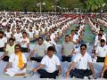 योग साधनेतून विश्वशांतीचा संदेश - Marathi News |  World message of peace through yoga | Latest dhule News at Lokmat.com