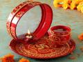 Karva Chauth 2020 Puja Muhurat: 'या' शुभ मुहूर्तावर करा करवा चौथ पूजा; जाणून घ्या पूजेच्या सामानाची यादी अन् महत्व - Marathi News | Karva Chauth 2020 Puja Muhurat in Marathi: Karva Chauth Puja Muhurth & samagri list | Latest adhyatmik News at Lokmat.com
