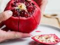 Easy Way To Peel Pomegranate : डाळिंब सोलण्याचा कंटाळा येतो? मास्टरशेफ पंकज भदौरिया सांगतात, झटपट डाळिंब सोलण्याची सोपी ट्रिक, पाहा व्हिडिओ - Marathi News | | Latest sakhi News at Lokmat.com