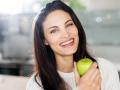 लालपेक्षा हिरवे सफरचंद खाण्याचे फायदे वाचून व्हाल अवाक्.... - Marathi News | Benefits of eating green apples | Latest food Photos at Lokmat.com