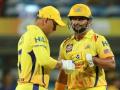 IPL 2019 : जेव्हा धोनी रैनाला देतो बॅटींग टीप्स, व्हिडीओ वायरल - Marathi News | IPL 2019: When MS Dhoni gives batting tips to Suresh Raina, the video is viral | Latest cricket News at Lokmat.com