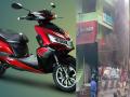 Okinawa Electric Scooter Showroom Fire Video: ओकिनावाची इलेक्ट्रीक स्कूटर घेताय? अख्खा शोरूम जळाला, सांगाडाच उरला - Marathi News | Okinawa Electric Scooter Showroom Fire Video: Okinawa dealership catches by flames due to Electric Scooter fire in Tamilnadu | Latest auto News at Lokmat.com