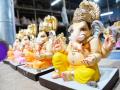 सातासमुद्रापार गणेशोत्सव; ‘आजोबा गणपती’ बोटीतून इंग्लंडला रवाना ! - Marathi News | Ganeshotsav across the seas; 'Grandfather Ganpati' leaves for England by boat! | Latest solapur News at Lokmat.com