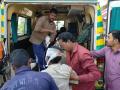 कारची आॅटोरिक्क्षाला धडक; दोन जखमी - Marathi News | MLA's car hit auto-rickshaw; Two injured | Latest akola News at Lokmat.com
