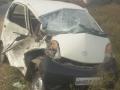 कार अपघातात अकोल्यातील दुबे परिवारातील पाच गंभीर  - Marathi News | Five seriously injured in a car crash in Akola | Latest akola News at Lokmat.com