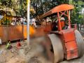 Kolhapur: रोड रोलरखाली सापडून चालकाचा मृत्यू, बिघाड झालेला पाहायला गेला अन् घडली दुर्दैवी घटना - Marathi News | Driver dies after being found under road roller, Incident at Top kolhapur | Latest kolhapur News at Lokmat.com