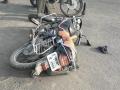 दोन दुचाकीची समोरासमोर धडक; तीन जण जखमी ! - Marathi News | Two bikes hit face to face; Three people injured! | Latest vashim News at Lokmat.com