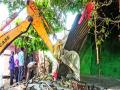 देहूरोडमधील अतिक्रमणांवर हातोडा - Marathi News | Hammer on encroachment in Dehurod | Latest pimpri-chinchwad News at Lokmat.com