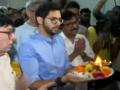 जय जय बजरंग बली! दादरच्या हनुमान मंदिरात आदित्य ठाकरेंनी केली आरती - Marathi News | Aditya Thackeray performs aarti at Hanuman temple in Dadar | Latest mumbai News at Lokmat.com
